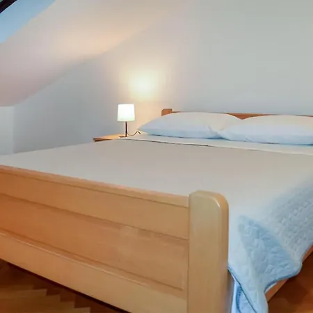 Beautiful In Krk With Kitchen Apartment