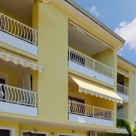 Beautiful In Krk With Kitchen Apartment *