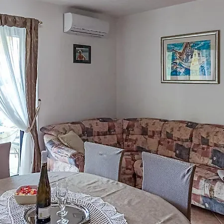Apartment Beautiful In Krk With Kitchen *